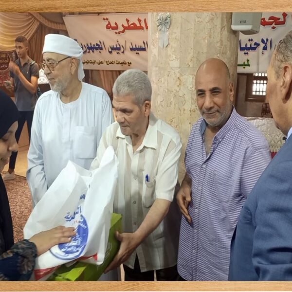 توزيه الهدايا على ذوى القدرات الخاصة بالجمعية الشرعية بالمطرية